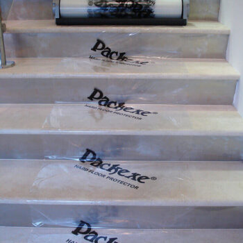 Packexe Hardfloor on stairs