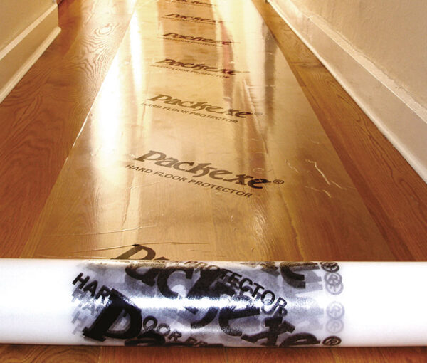 Packexe Hardfloor protector on laminate flooring